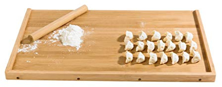 Set di taglieri in legno ecologico [6 misure] – Versatile per carne, verdura, frutta, formaggio e vassoio da portata con coltelli, S (75 x 47 x 1,5 cm)