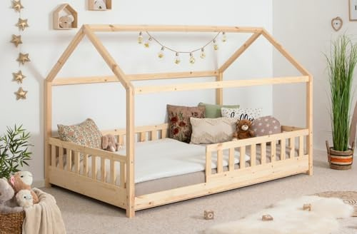 TiCAA Kinderbett Hausbett Kay 90x200 cm, 100x200 cm, 120x200 cm, 140x200 für Jungen & Mädchen, inkl. Rolllattenrost, Rausfallschutz variabel, Montessori Bett weiß aus Kiefer Massivholz