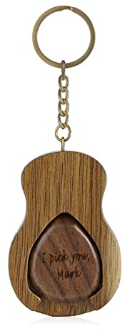 Glooraca Personalisierte Gitarren-Pick-Leder-Schlüsselanhänger Benutzerdefinierte gravierte Gitarren-Pick-Halter-Schlüsselanhänger-Schlüsselanhänger-Etui für Akustikgitarre E-Gitarre Ukulele