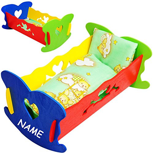 alles-meine.de GmbH Set: Puppenwiege/Puppenbett - mit Bettzeug - Herzen - Jungen Farben - inkl. Name - buntes Naturholz - für Puppen - Decke & Kopfkissen - Holz Wiege Kinde..