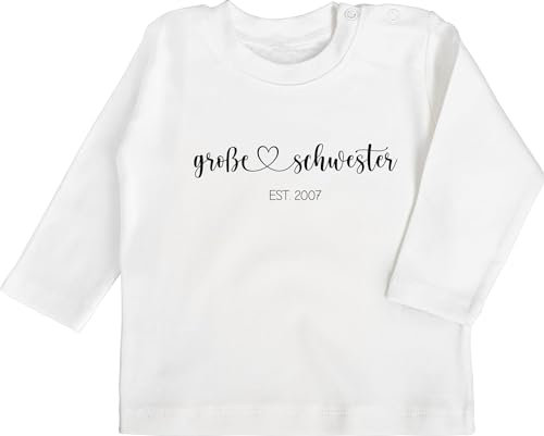 Baby Langarmshirt - Große Schwester est - Ich werde große Schwester Geschenk - Jahreszahl - 18/24 Monate - Weiß - Geschwister Big Sister Grosse Geschenke für