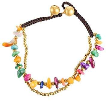 Lachineuse - Pulsera tibetana Doble hilera - Placer y tradición étnica - Cuentas Doradas, Piedras Multicolores - Cierre con cascabeles - Largo 19 cm - Incluye Bolsa de Regalo