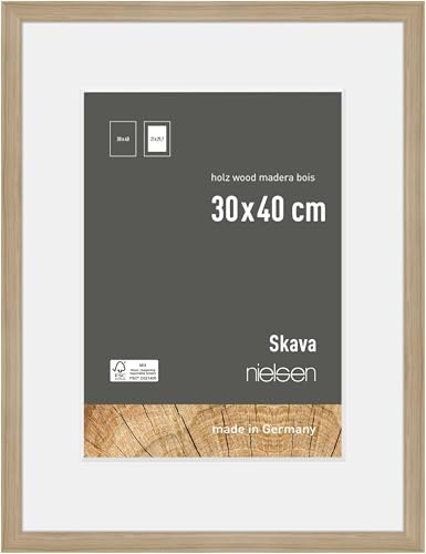 nielsen Holz Bilderrahmen Skava, 30 x 40 cm, Hellbraun | Holz Fotorahmen mit Passepartout im Hoch- & Querformat zum Aufhängen Hellbraun matt Echtglas