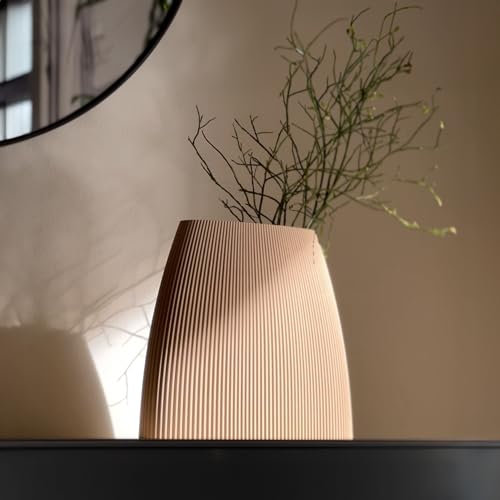 KOMODEKO | NARA Beige Vase für Trockenblumen und Pampasgras im skandinavischen Stil, Moderne Deko fürs Wohnzimmer, aus leichtem und langlebigem, maisbasiertem Biokunststoff – Aesthetic Room Decor