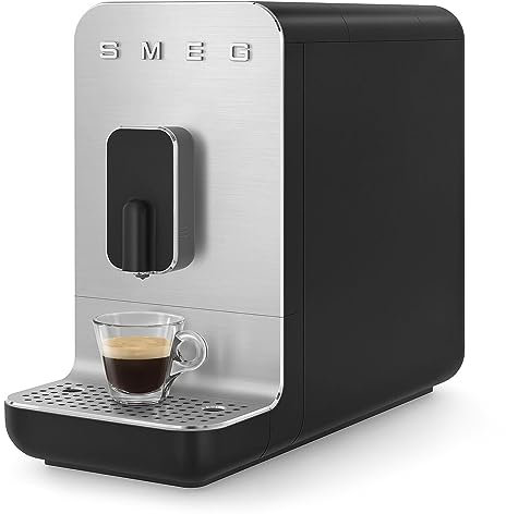 Smeg BCC01BLMEU Kompakte Kaffeevollautomat Schwarz
