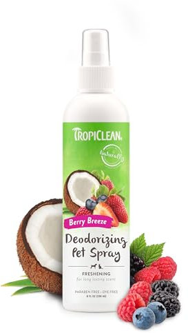TropiClean Pflegeprodukte - Geruchsentferner & gut riechendes Spray für Hundefell - Zersetzt Gerüche und deodoriert Hunde und Katzen - Parabenfrei - In Hundesalons im Einsatz - Berry Breeze, 236ml