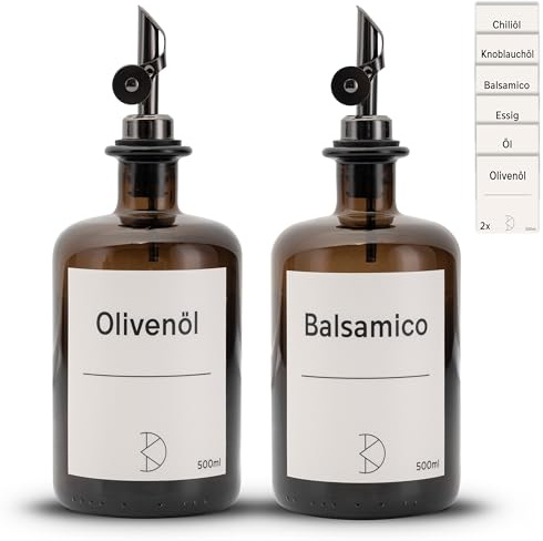 Koffs Design - 2 Stück Ölflaschen zum Befüllen - Moderner Ölspender aus Braunglas mit Edelstahl Ausgießer – Spender für Öl, Essig und Balsamico - verschiedene Aufkleber - 500ml - mit Stickern