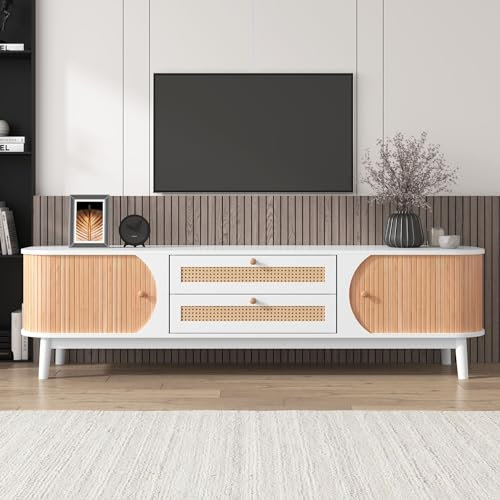 MQGPM Rattan TV-Schrank für unter 75-Zoll-Fernseher Landhausstil, Lowboard mit 2 Türen und Schubladen, TV Boardmit viel Stauraum, Retro TV Sideboard, Fernsehschrank für Wohnzimmer Weiß