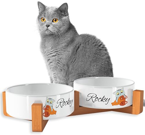 OWLBOOK Süße Katzen Classic Futternapf personalisiert Katzennapf mit Wunschtext Fressnapf Katzennapf Keramik mit Bambus Gestell Futterstation Keramik Futternapf Napf Wassernapf für Katze