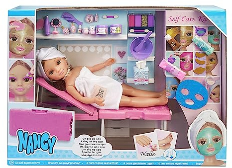 NANCY - Ein Tag Spa, Puppe mit Handtuch und Sonnenliege, Set für Masken, Glitzer-Make-up und Schönheitszubehör, für Mädchen und Jungen ab 3 Jahren, berühmt, (NAC37000)