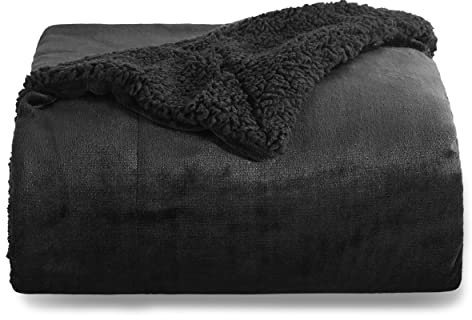 Bedsure Sherpa Fleece Throw Blanket - Thick and Warm, Fluffy Microfiber Solid & Soft Blankets for Bed and Couch Double/Twin Size, Black, 150x200cm