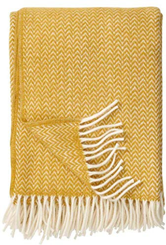 KLIPPAN Wolldecke 'Chevron' mit Zickzackstreifen aus Bio Lambswool, 130x200cm, Sofadecke, Kuscheldecke (currygelb) (currygelb)