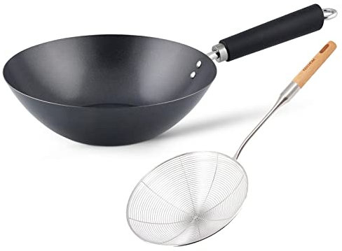 Ken Hom Wok 27 cm aus Karbonstahl antihaftbeschichtet mit Phenolharz-Griff - induktionsgeeignete Stielwokpfanne für verschiedene Herdarten - Set inklusive Schaumlöffel aus Edelstahl