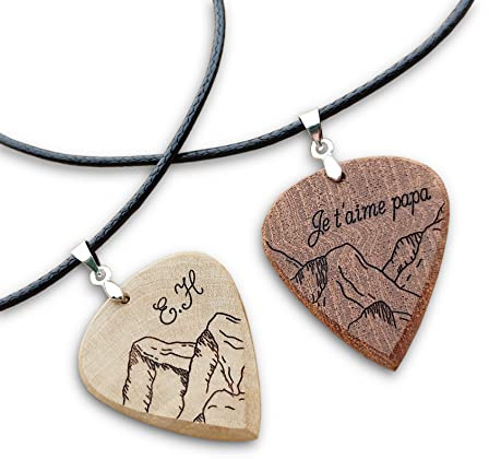 Pendentif médiator guitare personnalisé en bois massif d'acajou ou noisetier