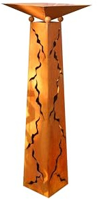 Gartendekoshop24 – Gartendeko Rost Säule konisch, mit Pflanzschale, 125 cm. Deko Garten Rostsäule aus Edelrost, handgefertigt, für draußen. Rostsäule mit Muster und Schale zum Bepflanzen.