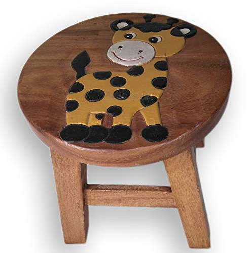 Tokoindah Kinderhocker Holz Massiv - Handgefertigter Kinderstuhl mit eingeschitztem Giraffe Motiv, Runder Schemel für Kinder;