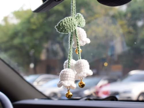 Pendentif Voiture Rétroviseur Muguet au Crochet – Décoration Voiture Intérieur Suspendue Fait Main – Ornement Fleur Blanche avec Clochettes – Accessoire Esthétique pour Femme Cadeau Auto (Blanc Vert)