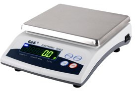 G&G E-Tischwaage, Versionsauswahl bis max 6000g, ab 0,005g Schritte, Stabile Ausführung (Metall-Unterbau). Präzisionswaage, Digitalwaage, Feinwaage (Version E3000-1: 3000g/0,1g)
