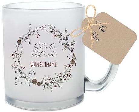 Manufaktur Liebevoll - Personalisierte Glühweintasse Glühcklich, Tasse aus Glas mit Wunschnamen und Weihnachtskranz - Geschenk für die Vorweihnachtszeit und zu Weihnachten