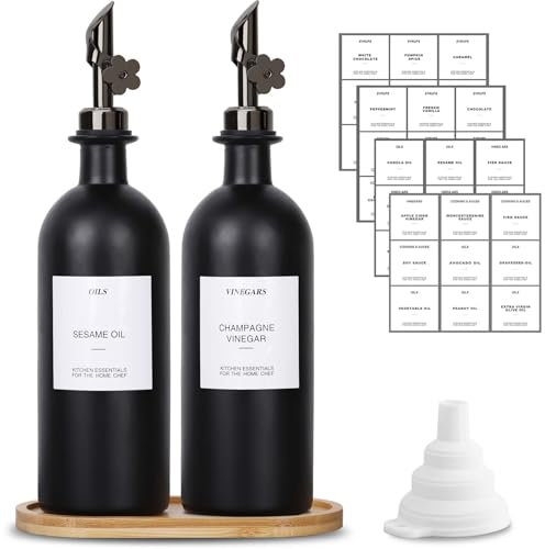 sunal Dispenser per olio d'oliva, nero da 500 ml, dispenser per olio d'oliva con vassoio, set di 2 dispenser per olio e aceto in vetro per cucina con 2 versatori ponderati, 40 etichette impermeabili,