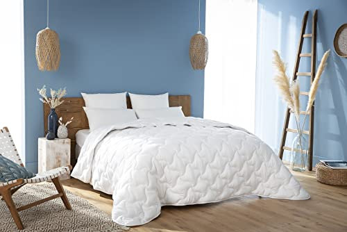Abeil - Couette Légère Anti-Transpiration - Enveloppe Microfibre Douce, Garnissage 100% Polyester 200g/m² - Lavable en Machine- Certifiée Oeko-Tex - 240 x 260 cm