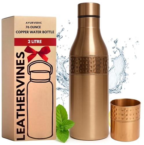 LEATHERVINES Borraccia in 100% puro rame – realizzata a mano da 2 litri (80 oz) extra large in rame ayurvedico – Borraccia a prova di perdite, bottiglia martellata per idratazione, palestra, ufficio,