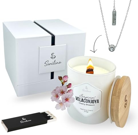 SORILINA Vela con Joya Sorpresa Caja Regalo Cera de Soja Flor de Cerezo | Collar regulable de acero inoxidable plateado