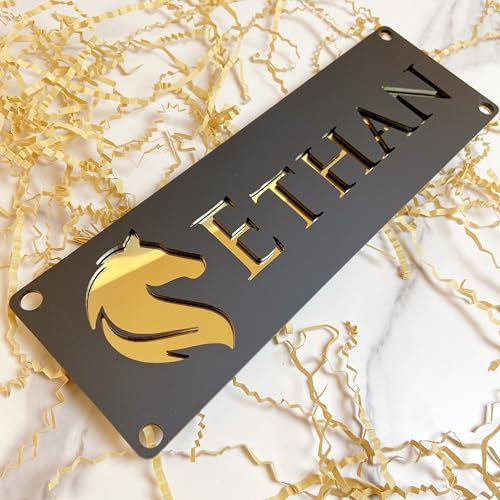 Placa personalizada de acrílico moderno para números de casa, diseño 3D en Negro y Oro con corte láser, señalización exterior con nombre de calle y número cívico para hogar o finca Pony (Modelo 3)