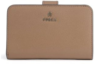 Furla Furla Camelia ist eine Geldbörse aus bedrucktem Leder mit Klappen- und Druckknopfverschluss. Das kompakte Modell ermöglicht es Ihnen, alle Ihre Dokumente sorgfältig zu verstauen., Wüste +
