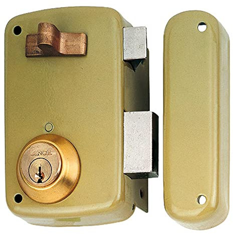 Lince Cerradura de Sobreponer 5056AHE60D I Punto de entrada: 33mm. I Medidas de caja 60 x 120mm. I Cerradura con cierre mediante picaporte, accionado por el tirador incorporado y palanca deslizante de 1 vuelta, accionable con llave I Guarda mano: DERECHA I Acabado: bicapa-oro