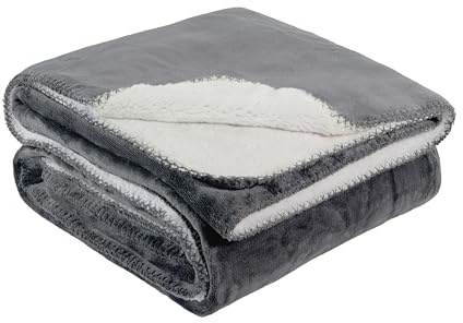 Kuscheldecke 150x200 cm, weiche Wendedecke mit Ziernaht, Felldecke in Leo Optik oder Uni Flanelldecke, Moderne hochwertige Tagesdecke Überwurf CouchdeckeKuscheldecke (Silber)