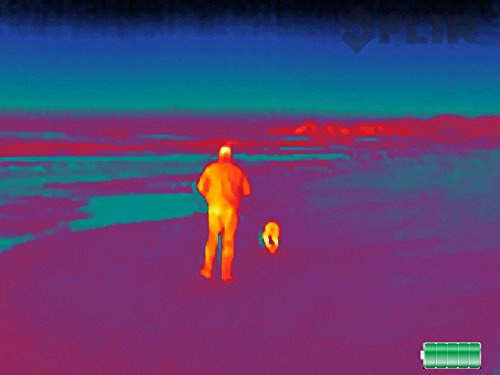 Scout TK 160 x 120 FLIR, FLIR Scout TK är en värmemönokulär i praktiskt fickformat som är idealisk för utomhusanvändning på natten och otillräckligt ljusförhållanden. Den är utrustad med 160 × 120 VOx-mikrobolometer, 20 × 16° synfält, 640 x 48 0 LCD-skärm, inbyggt Li-Ion-batteri > 5 timmar, IP67 kan tas bort från flir Art.-nummer 431-0012-21-00S