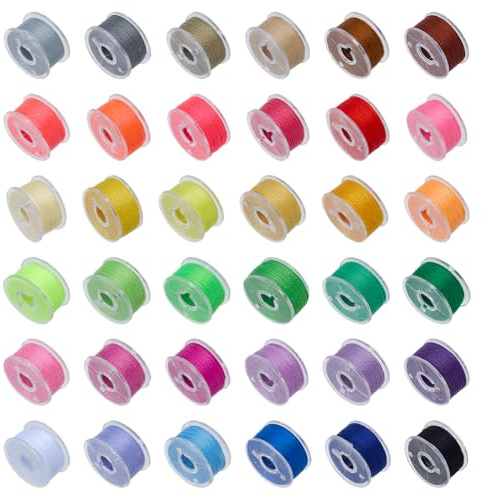 WADORN 1080m 36 Rouleaux 36mm Macramé Cordon en Polyester de Perles pour Travaux Manuels, 0.3MM Kit de Fabrication de Bracelets D'amitié Cordon de Nouage en Nylon Chinois pour Bracelets Colliers
