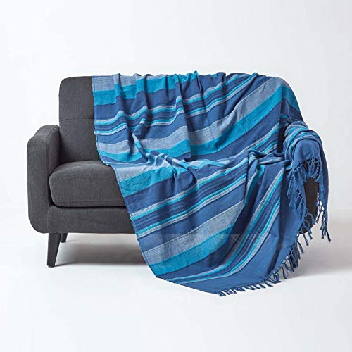 Homescapes extra große Tagesdecke Morocco, blau, Sofa-Überwurf aus 100% Baumwolle, weiche Wohndecke 255 x 360 cm, blau gestreift, mit Fransen