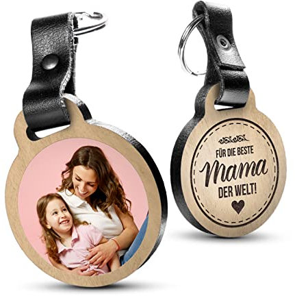 schenkYOU Premium „Für die beste Mama der Welt“ - Foto-Schlüsselanhänger aus Eichenholz mit dunklem Echtleder und Gravur - personalisierte Geschenkidee zu für Muttertag