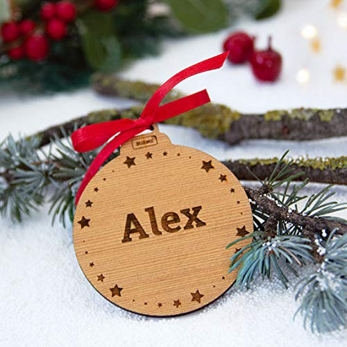 Stikets Weihnachtskugeln aus Holz mit Namen. Packung mit 3 Kugeln.