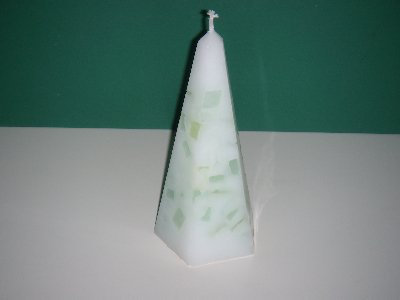 Candela a forma di piramide con 5 lati