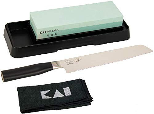 Kai Shun Tim Mälzer Geschenkset, Kamagata Brotmesser (TMK-0705) + Kai-Kombinationsschleifstein (400/1000 Körnung)+ Premium Pflegetuch von Kai