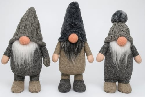 hausleben Winterwichtel Trio 15 cm – 3er Set – Skandinavische Weihnachtsdeko – Deko Wichtel Grau & Beige mit Bart & Strickmütze – Weihnachtsfiguren für Tisch, Fensterbank & Kamin