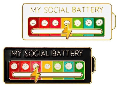 AZWOOD Distintivo a forma di batteria sociale regolabile, 2 pezzi, spilla smaltata divertente con batteria sociale, spilla divertente per l'umore sociale, spilla per 7 giorni, simpatica e creativa