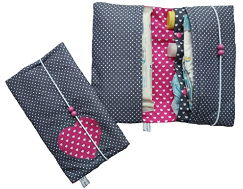 die-kreative-fee Handmade Windeltasche Stoff 4 Fächer Windelorganizer | mit Elastikkordel, geöffnet ca. 33x27 cm, ideal für unterwegs, Herzapplikation auf grauen Pünktchen