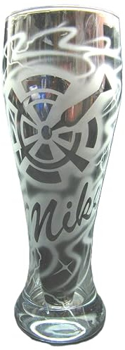 Weizenglas 0,5 l mit Gravur Dart Dartlogo und Name personalisiert graviertes Glas Bierglas graviert Weizenbierglas Weißbierglas individuell Dartspieler Geschenk