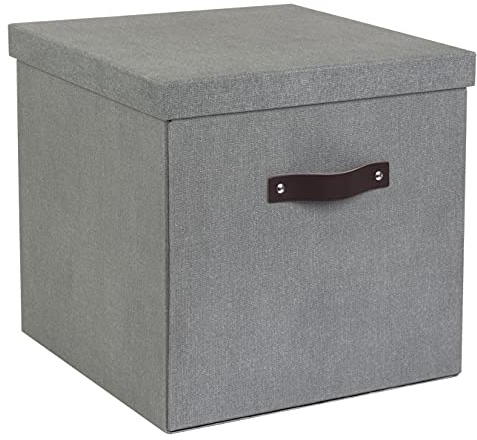Bigso Box of Sweden LOGAN Aufbewahrungsbox mit Deckel – große Klappbox für Kleidung, Spielzeug usw. – Ordnungsbox mit Griff aus Faserplatte und Papier mit Leinenoptik – grau