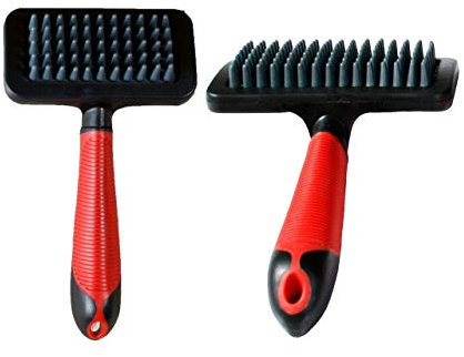 Karlie/Flamingo Massagebürste L: 19 cm B: 12 cm H: 4 cm L rot-schwarz