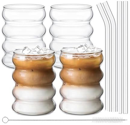 Neegaurd 4 Stück Gerippte Trinkgläser Set, 300ml Eiskaffee Gläser mit Strohhalm, Cocktailgläser Wellenförmige Wassergläser Getränkegläser Saftgläser aus Glas für Wasser Trink Saft