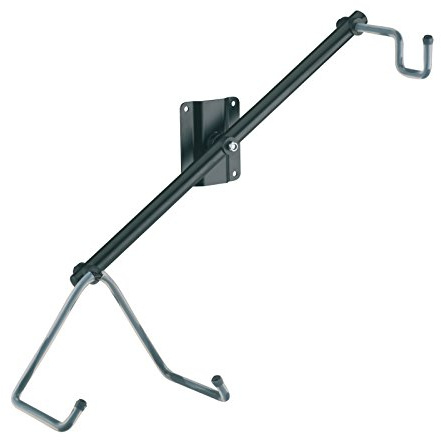 K&M 16296 A-Gitarren-Wandhalter Schwarz -- Schräge Präsentations-Haltung –Auflagebügel 360° verstellbar - aus Stahl
