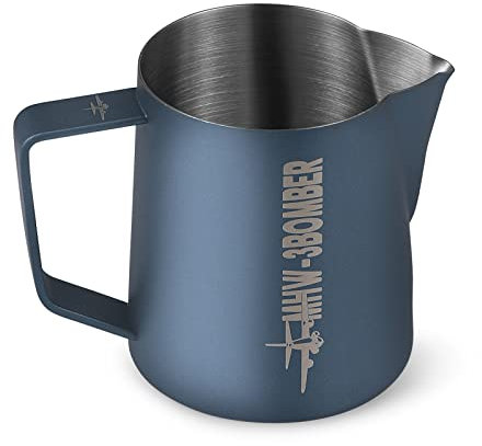 MHW-3BOMBER Brocca per latte da 500 ml, in acciaio inox, per macchina da caffè, accessori per il caffè da barista, tazza per cappuccino e latte, brocca per schiumare il latte, blu, modello: P5014MB-OS