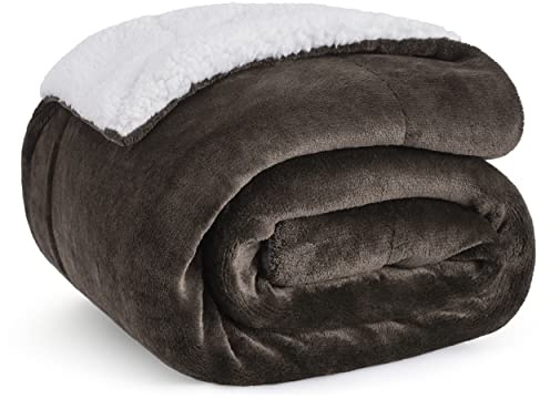BEDSURE Sherpa Kuscheldecke Flauschig 150x200 - Sofadecke, Braun | Dicke Wolldecke, Weich Tagesdecke, Geschenke für Frauen, Warm Wohndecke für Couch, Schlafzimmer & Wohnzimmer,Waschbar