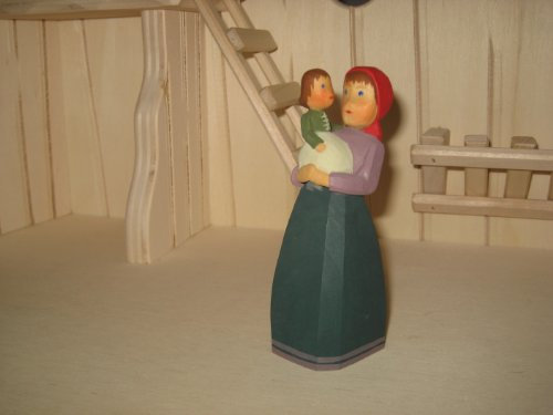 Mutter mit Kind auf dem Arm von Lotte Sievers-Hahn Krippenfigur
