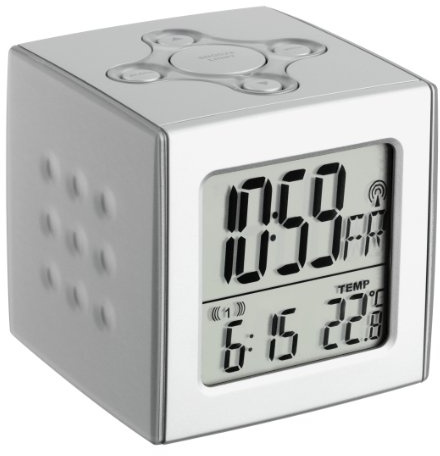 TFA Dostmann CUBO Digitaler Funk-Wecker mit Temperatur, Kunststoff, Silber, L92 x B92 x H120 mm